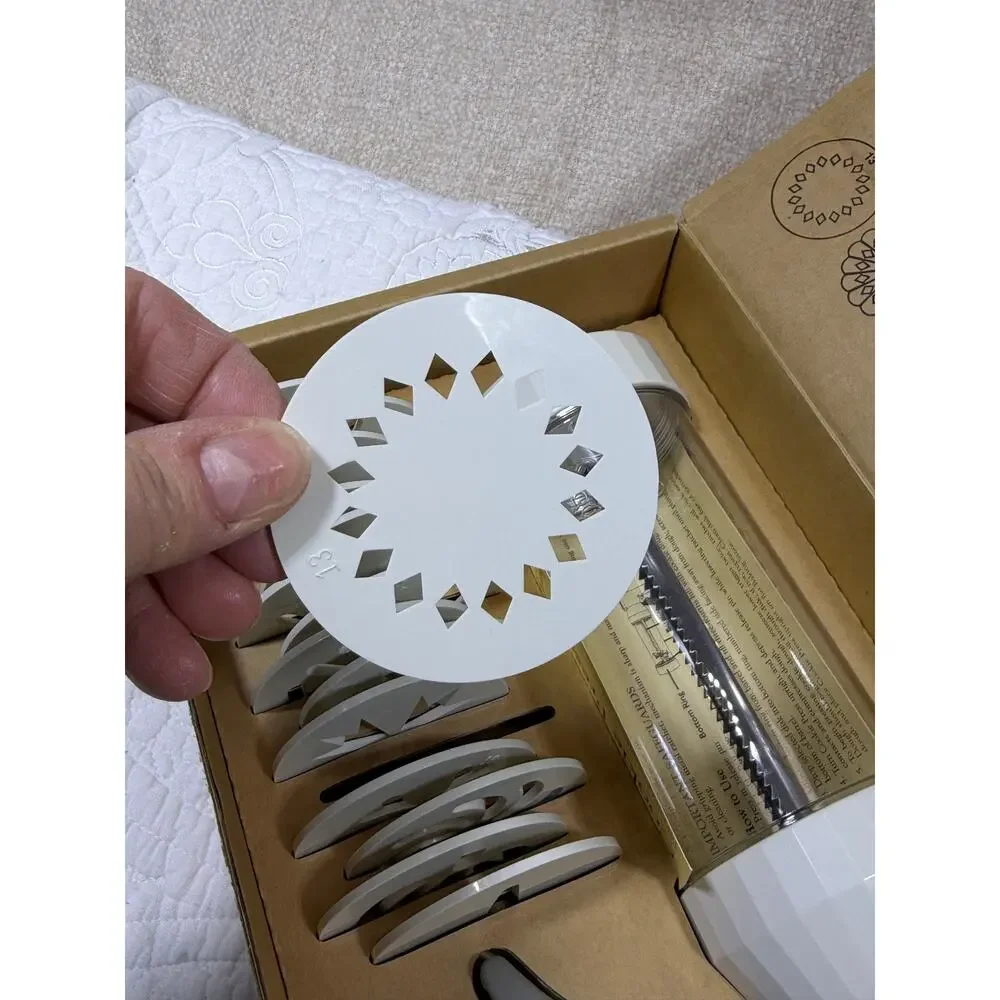 Pampered Chef White Cookie Press NIB Baking Tool Set Kitchen Decorator Gun